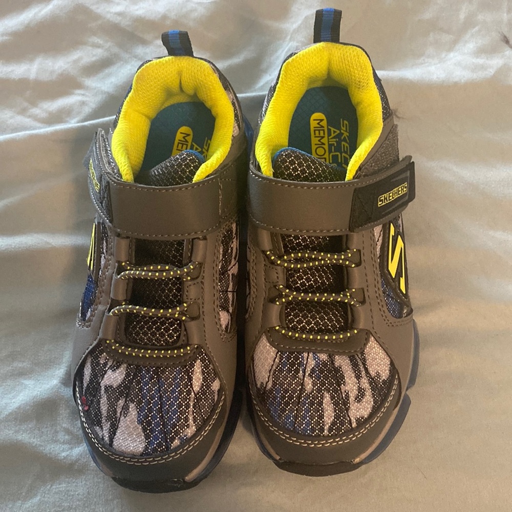 Grey memory foam sneakers boys size 13